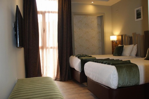 Monarch Hotel image 12