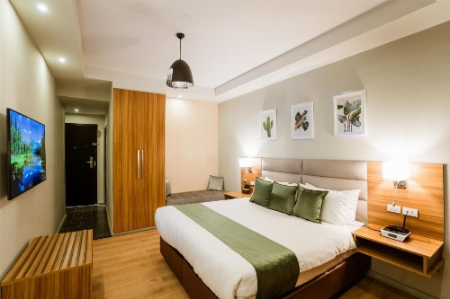 Monarch Hotel image 13