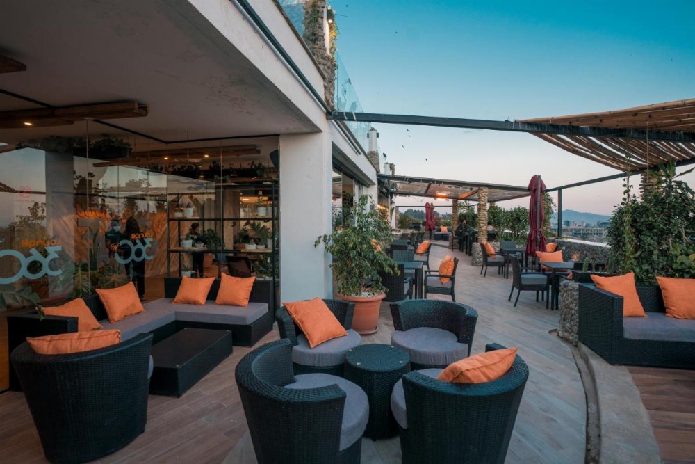 Monarch Hotel Image 7